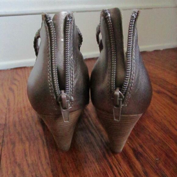 Gold Leather Gladiator Sandals Size 6 Strappy 3.5in Wood Heel Back Zip Moto Boho - Picture 7 of 15